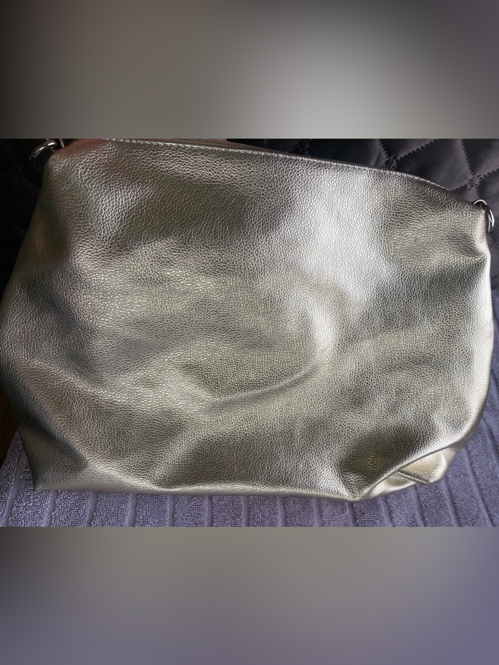 NWOT Chinese Laundry Metallic Gold Crossbody Bag Slouchy Dome Purse Like New - Picture 4 of 7